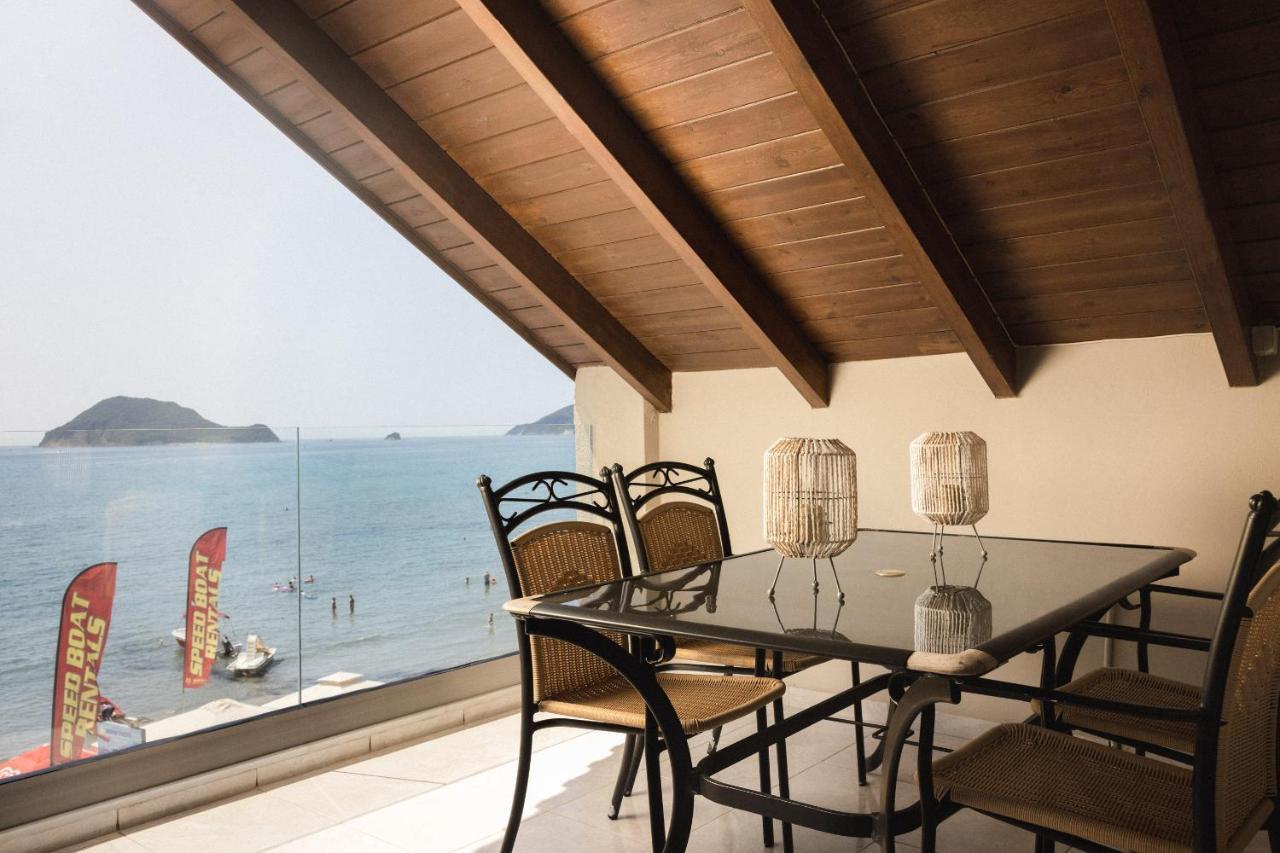 George Beachfront Apartament