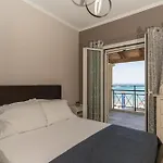 George Beachfront Apartments