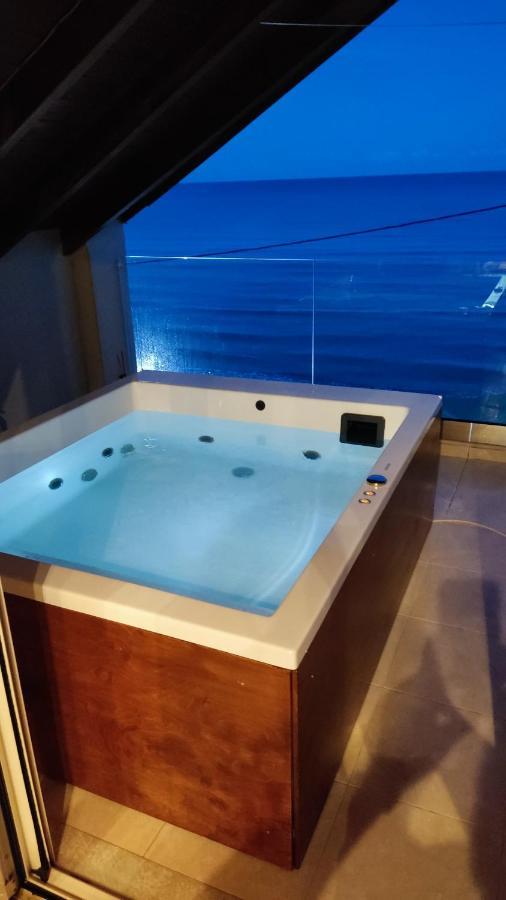 George Beachfront Apartmán